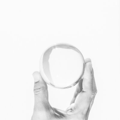 kristal heldere en haarscherpe glazen bol van 7 cm | GlazenBollen.NL