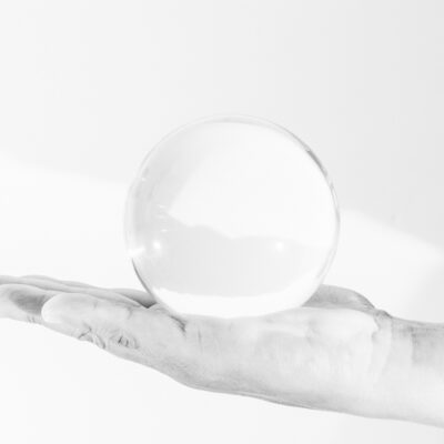 kristal heldere en haarscherpe glazen bol van 9 cm | GlazenBollen.NL